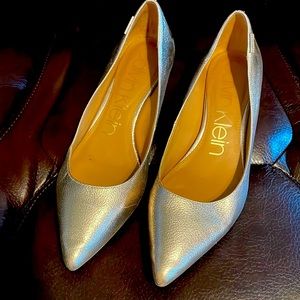 Kitten heel Calvin Klein pointed toe Heels